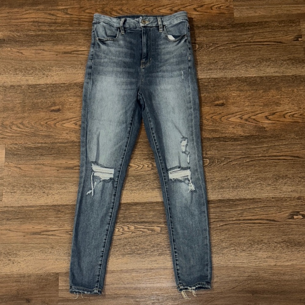 American Eagle Distressed Women's Jeans size 8 short